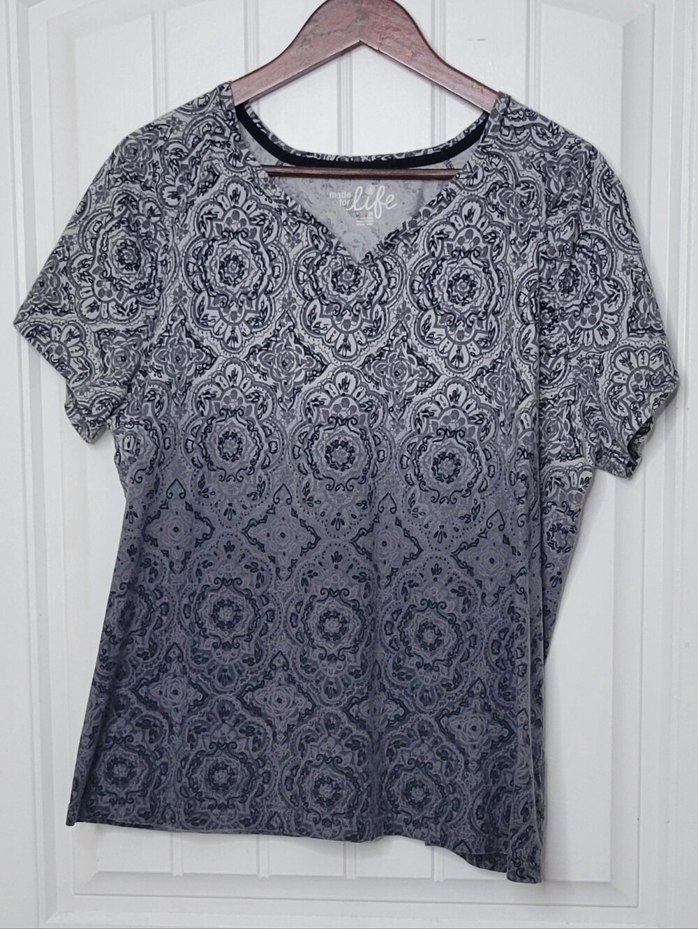 made for life Gray Patterned V-Neck Short Sleeve Top